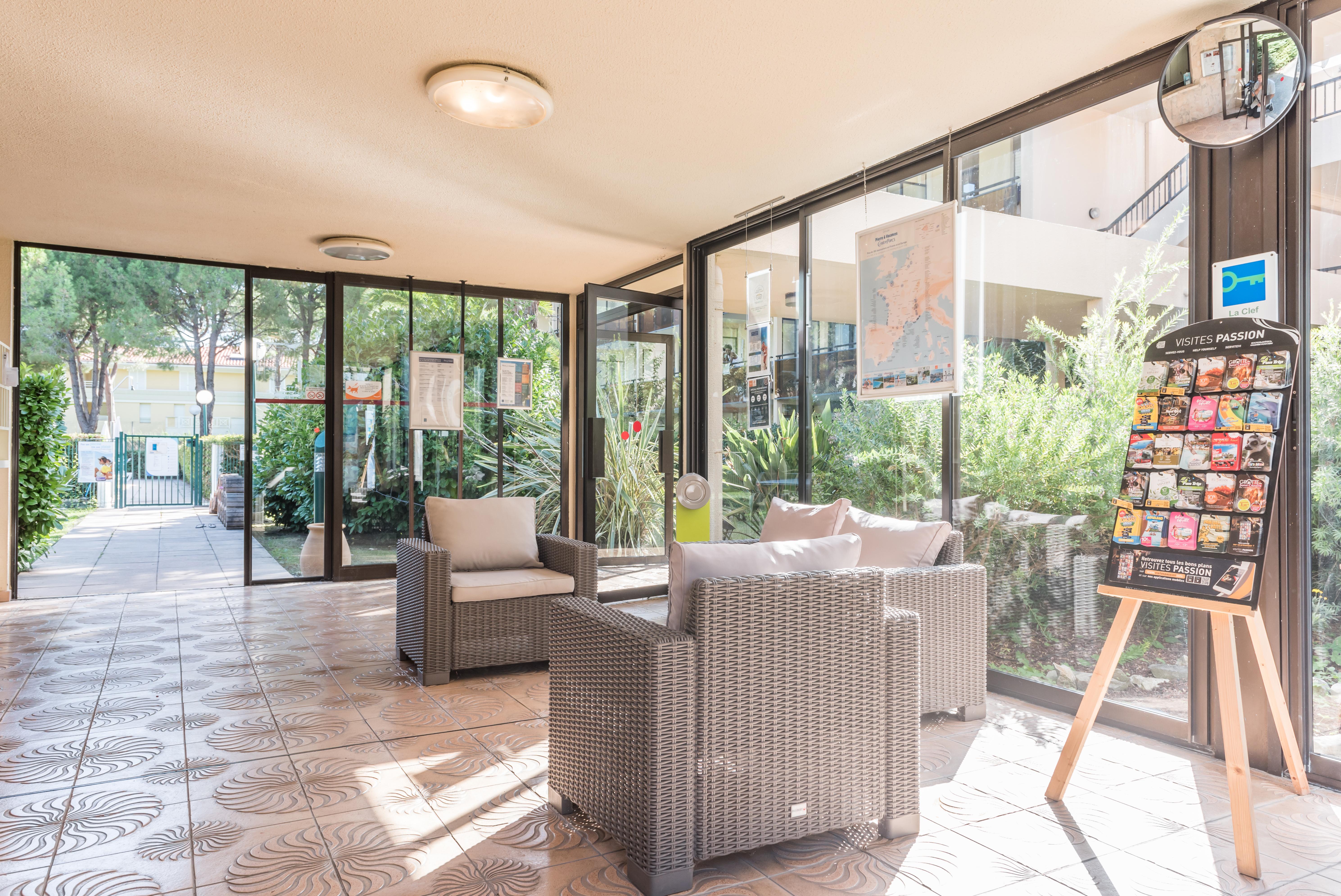 Residence Pierre & Vacances Les Jardins Ombrages Мандельє-ла-Напуль Екстер'єр фото